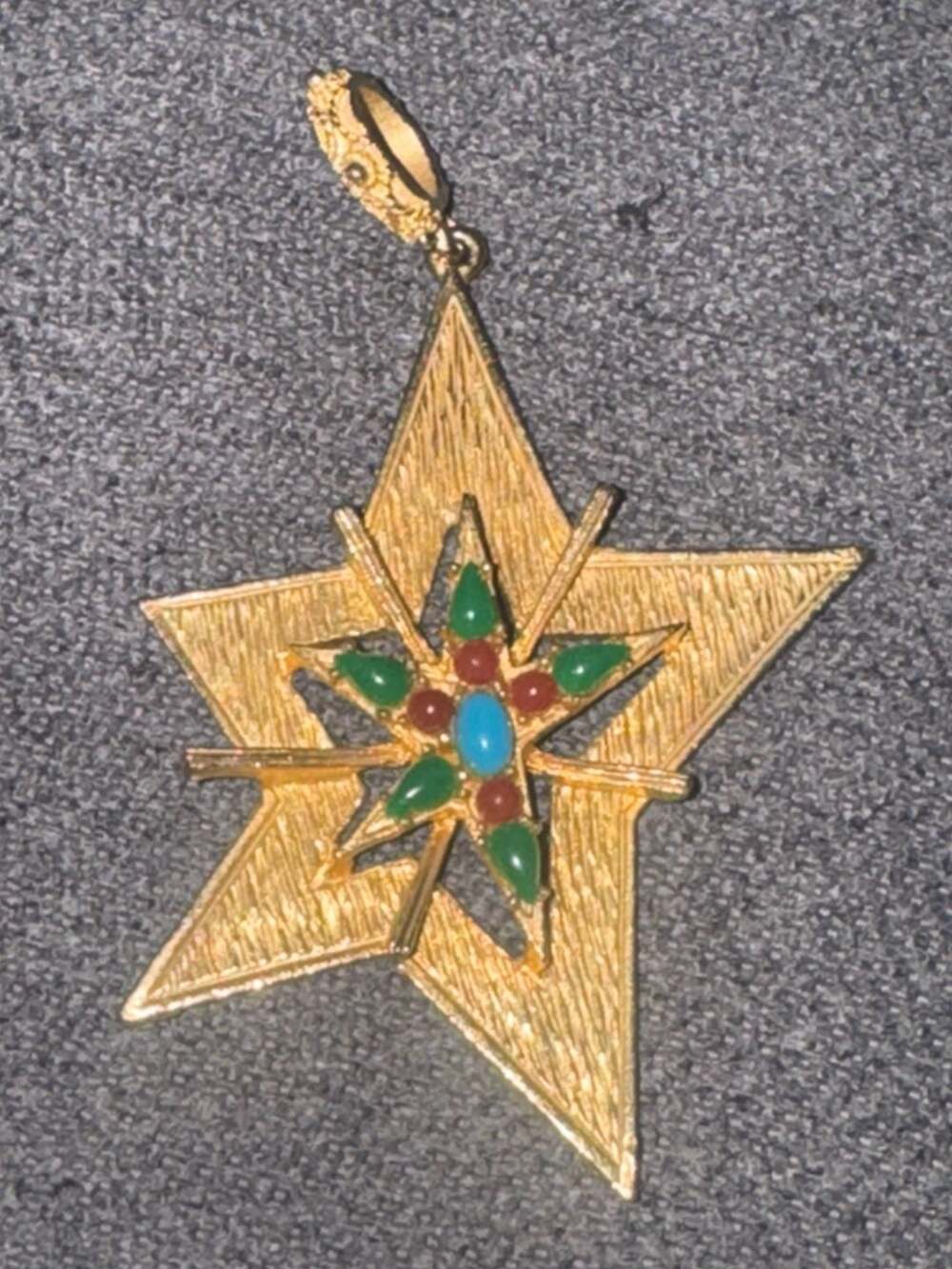 Art Mode Art Jewelry Vintage Gold Tone Star Pendant With Cabochons